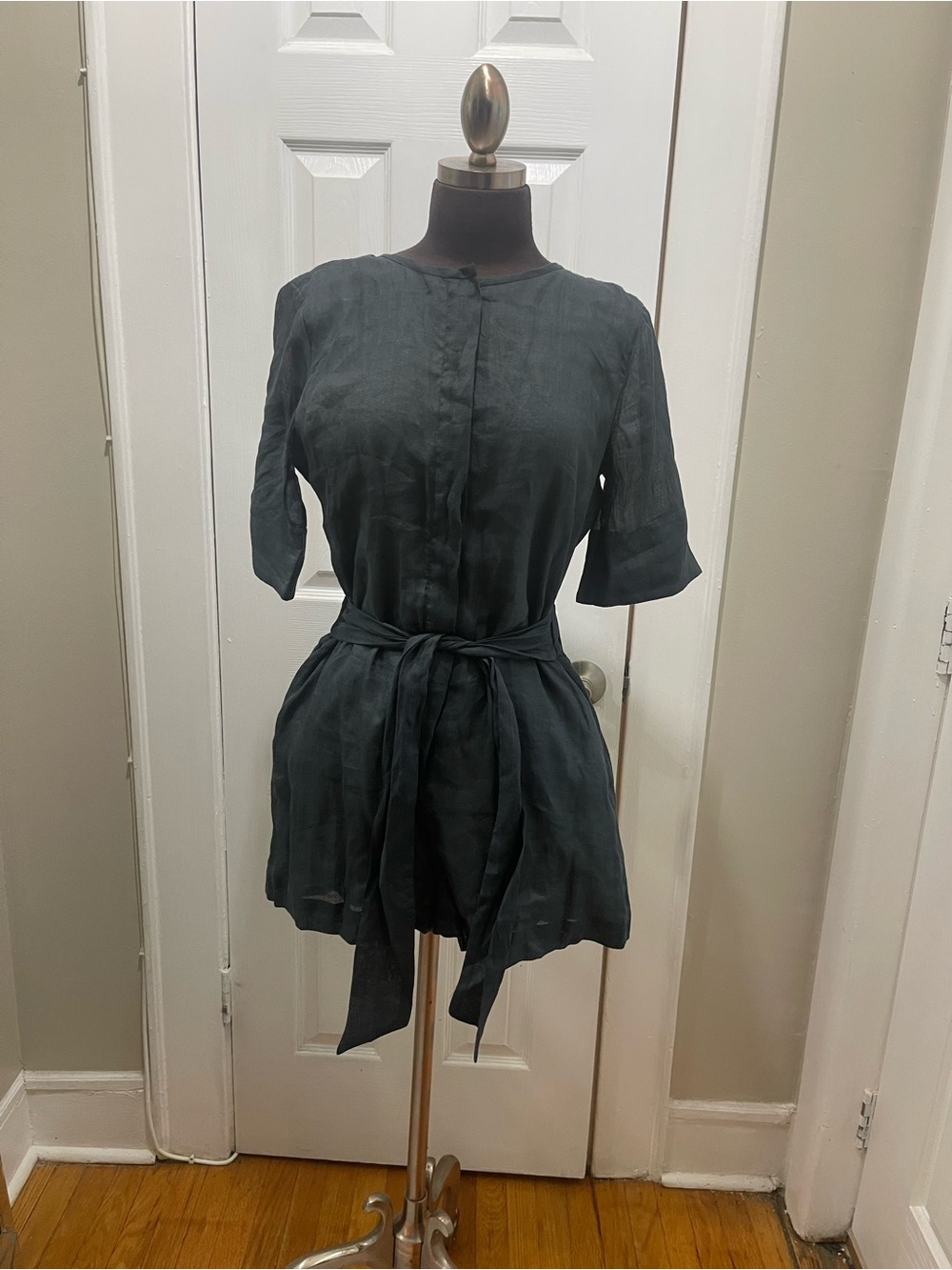 Banana Republic Dark Charcoal Short-Sleeve Tie-Waist Tunic